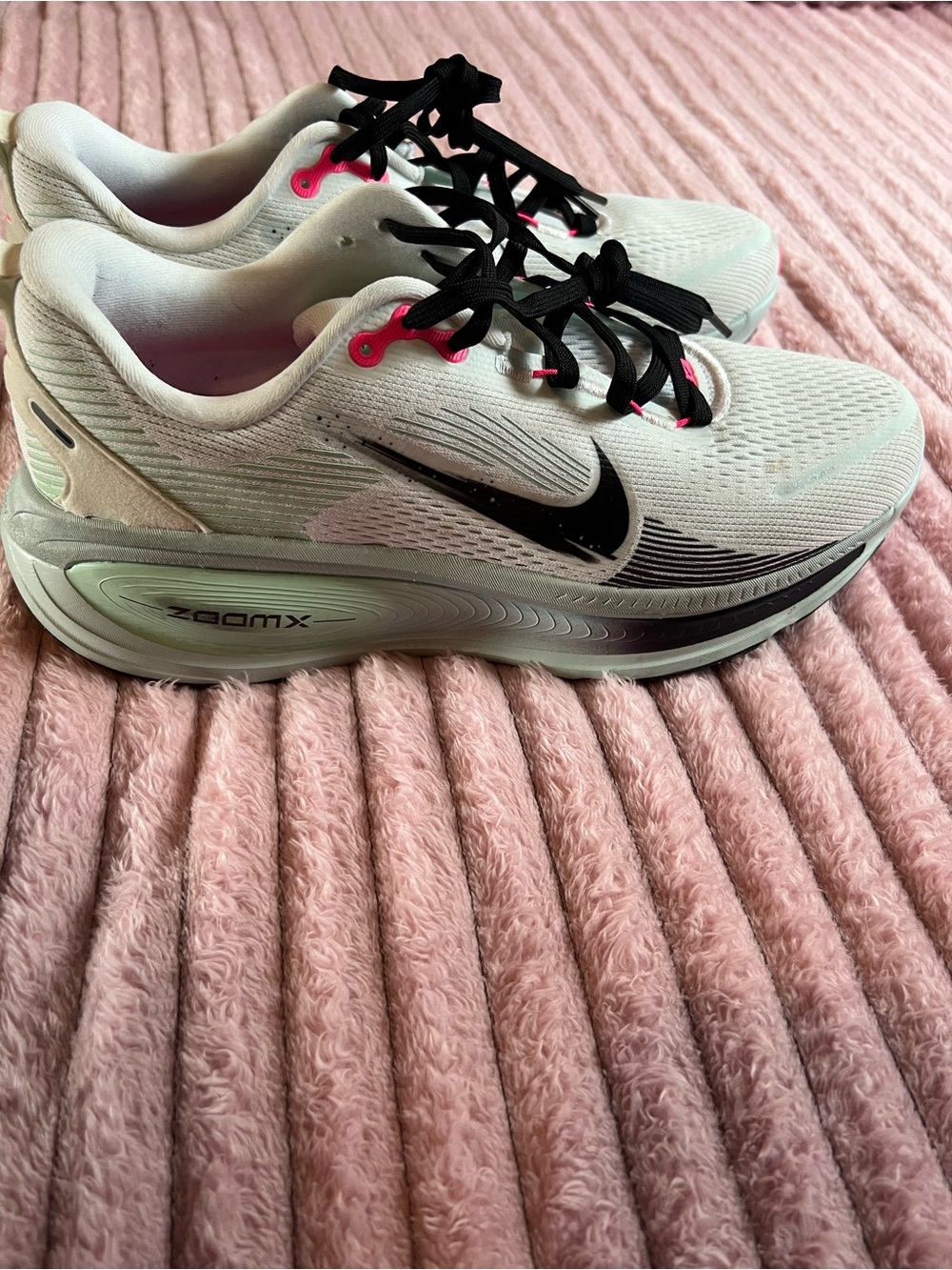 Nike Vomero 18 Mint ZoomX Running Shoes with Black Swoosh